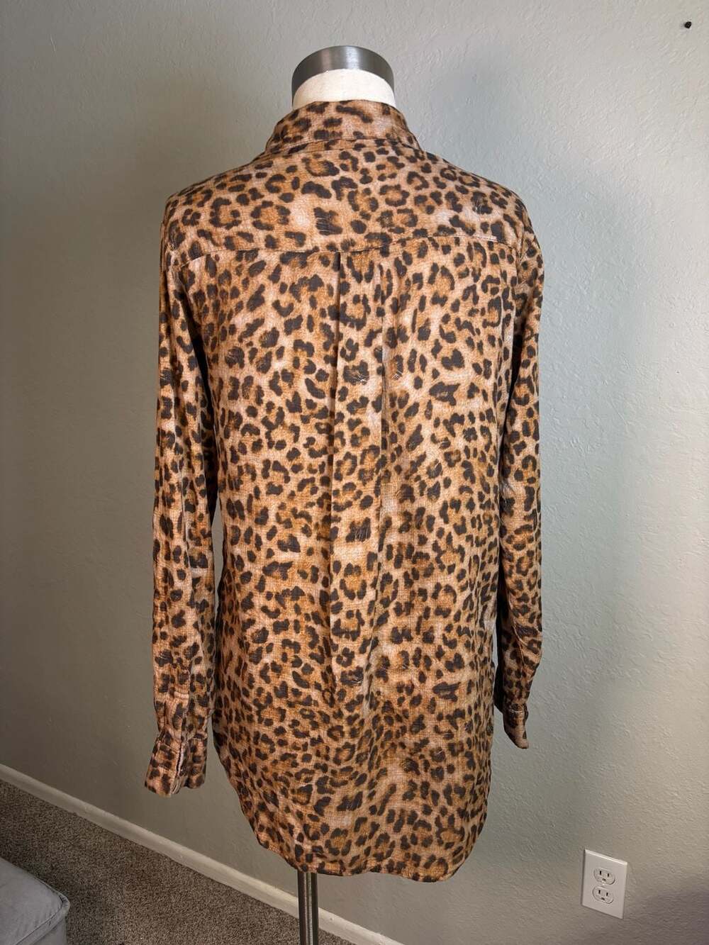 Seven Forty Two Leopard Print Long Sleeve Button-Down Tunic Top - Picture 5 of 7